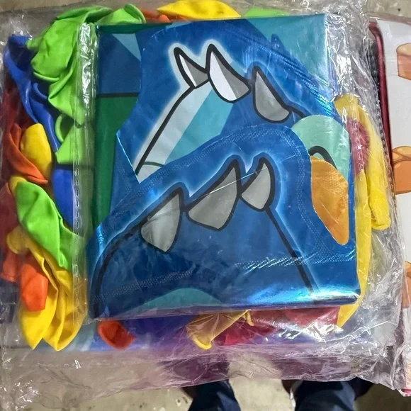 Party supplies bundle - Picture 9 of 9